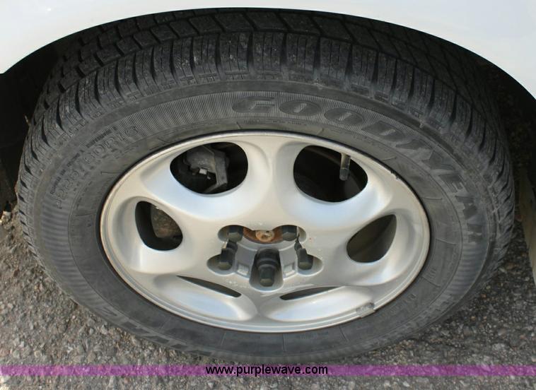 image for item 6080 2003 Oldsmobile Silhouette mini van