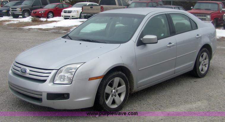 image for item 6836 2006 Ford Fusion SE