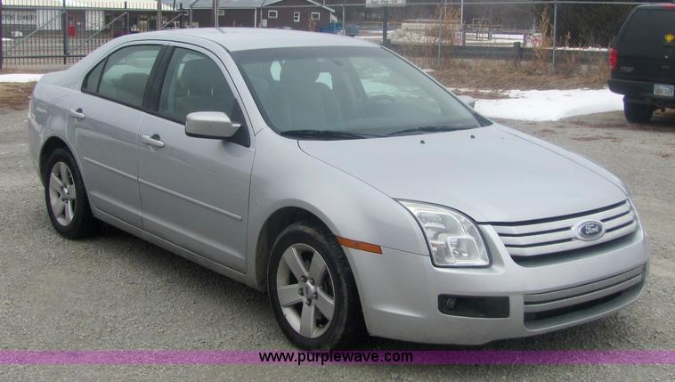 image for item 6836 2006 Ford Fusion SE