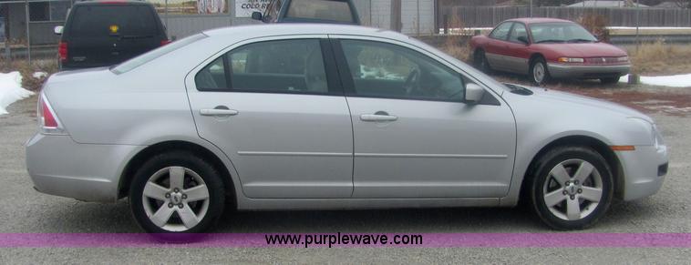 image for item 6836 2006 Ford Fusion SE