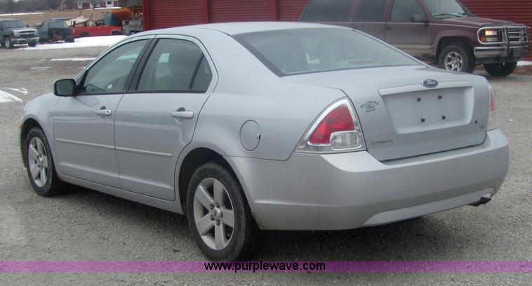 image for item 6836 2006 Ford Fusion SE
