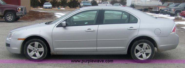 image for item 6836 2006 Ford Fusion SE