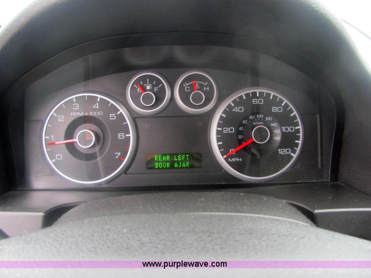 image for item 6836 2006 Ford Fusion SE