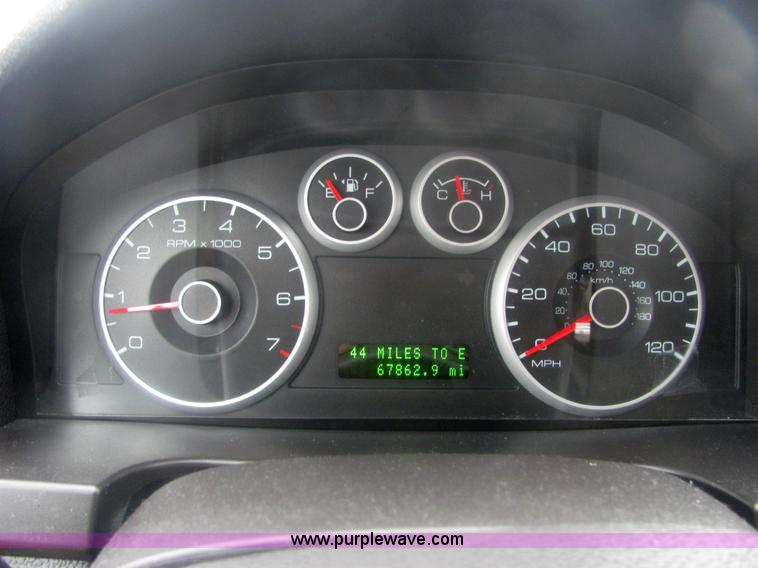 image for item 6836 2006 Ford Fusion SE