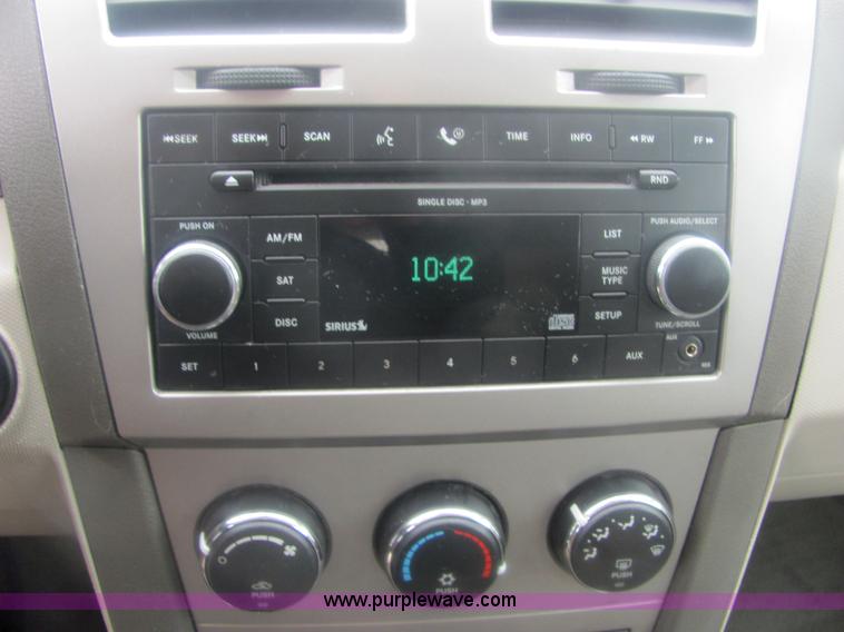 image for item 6838 2008 Dodge Avenger SE