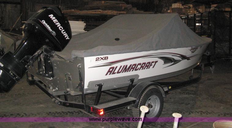 image for item 8208 2006 Alumacraft Dominator Sport 175 utility/fishing boat