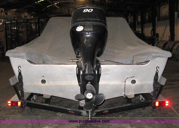 image for item 8208 2006 Alumacraft Dominator Sport 175 utility/fishing boat
