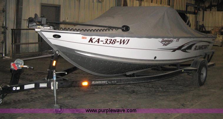 image for item 8208 2006 Alumacraft Dominator Sport 175 utility/fishing boat