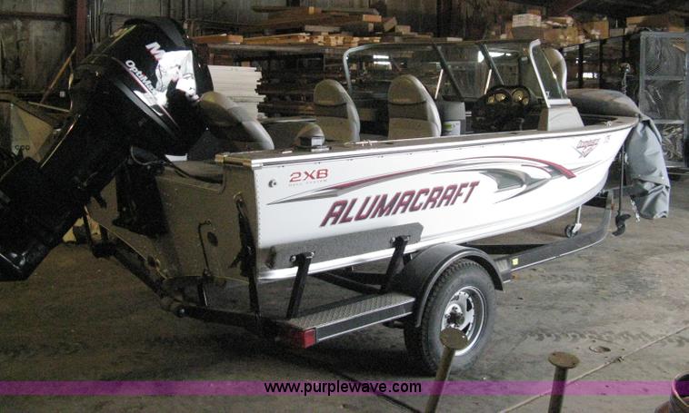 image for item 8208 2006 Alumacraft Dominator Sport 175 utility/fishing boat