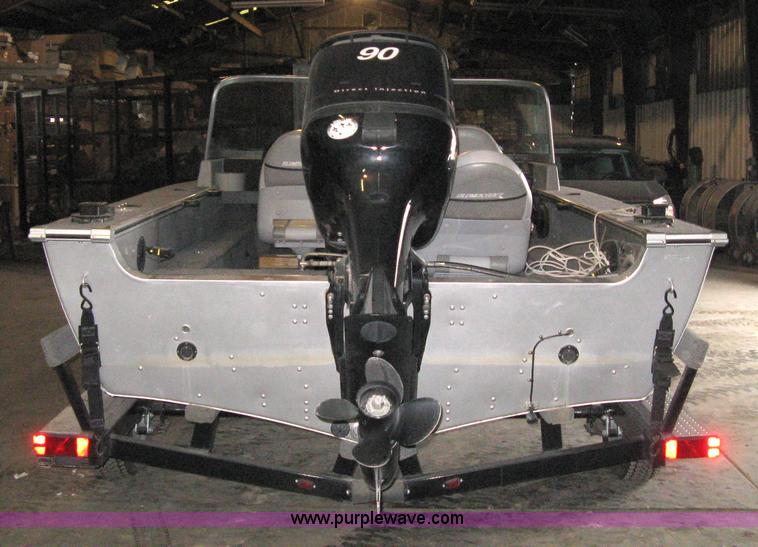 image for item 8208 2006 Alumacraft Dominator Sport 175 utility/fishing boat