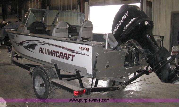 image for item 8208 2006 Alumacraft Dominator Sport 175 utility/fishing boat