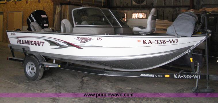 image for item 8208 2006 Alumacraft Dominator Sport 175 utility/fishing boat