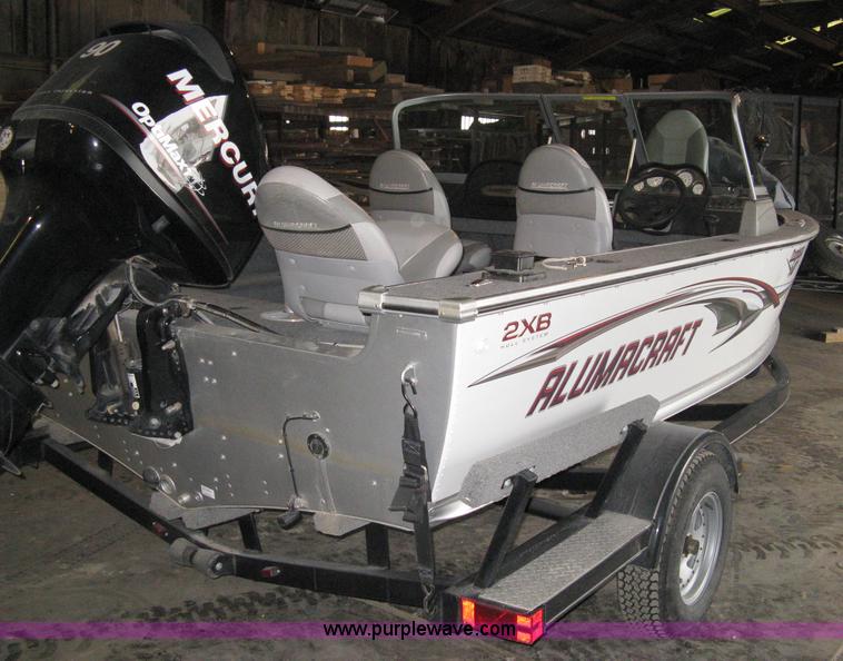 image for item 8208 2006 Alumacraft Dominator Sport 175 utility/fishing boat
