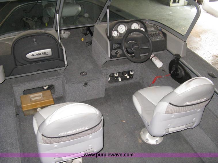 image for item 8208 2006 Alumacraft Dominator Sport 175 utility/fishing boat