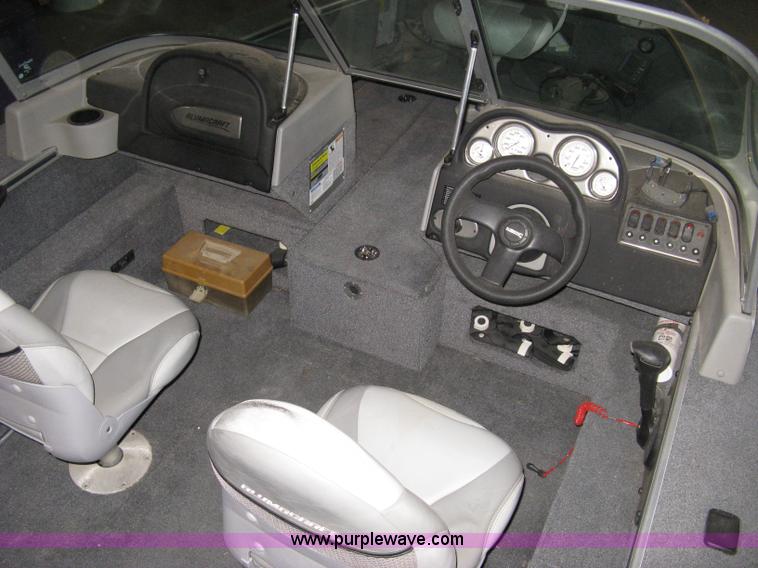 image for item 8208 2006 Alumacraft Dominator Sport 175 utility/fishing boat