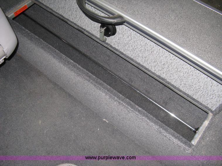 image for item 8208 2006 Alumacraft Dominator Sport 175 utility/fishing boat