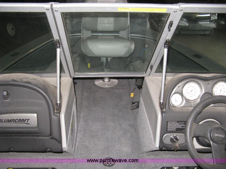 image for item 8208 2006 Alumacraft Dominator Sport 175 utility/fishing boat