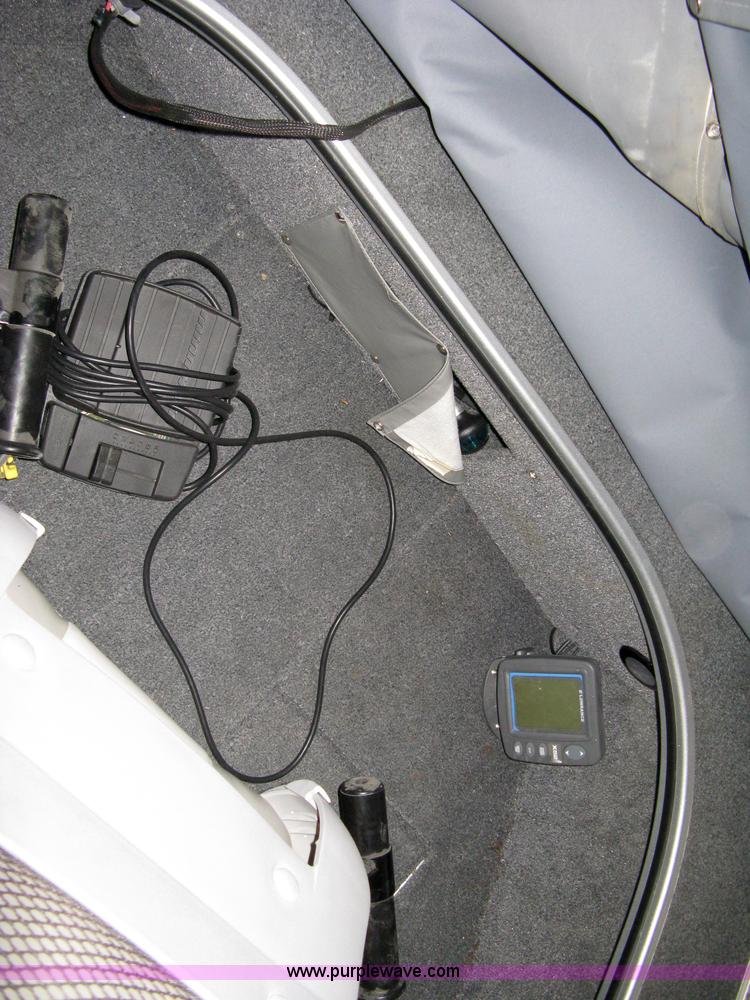 image for item 8208 2006 Alumacraft Dominator Sport 175 utility/fishing boat