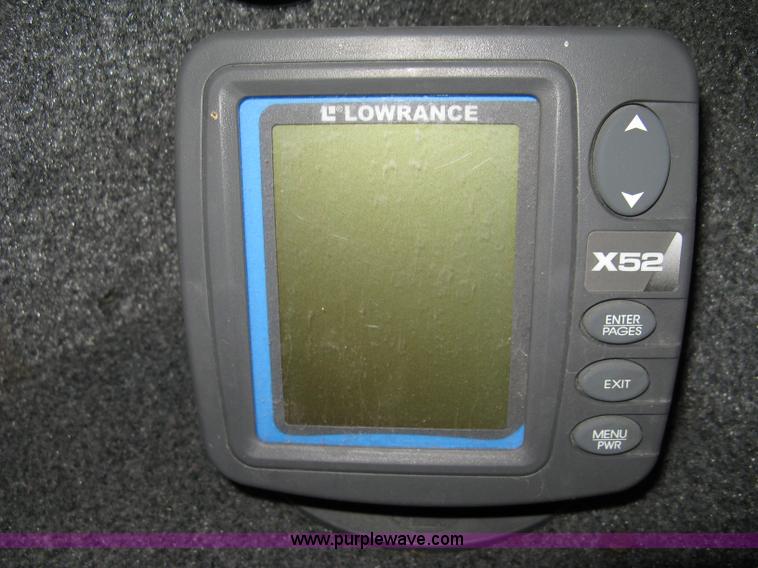 image for item 8208 2006 Alumacraft Dominator Sport 175 utility/fishing boat