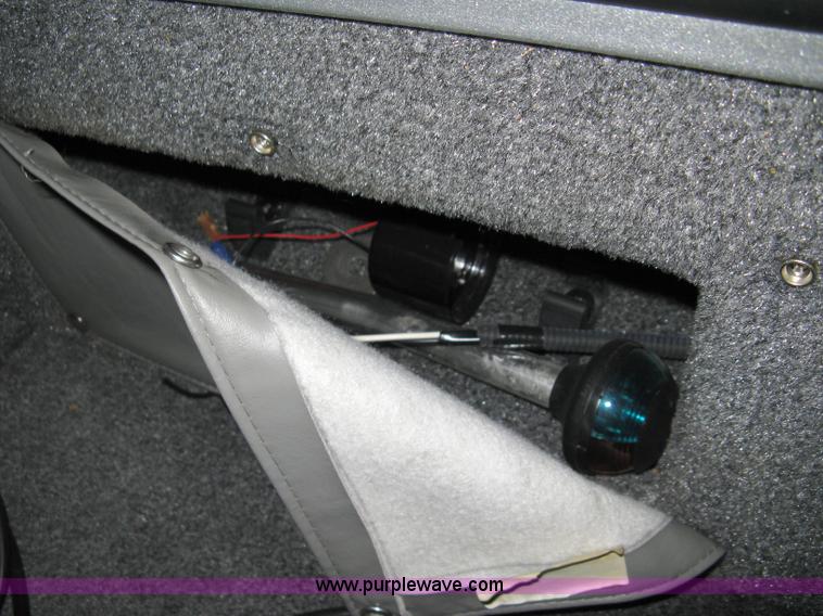 image for item 8208 2006 Alumacraft Dominator Sport 175 utility/fishing boat