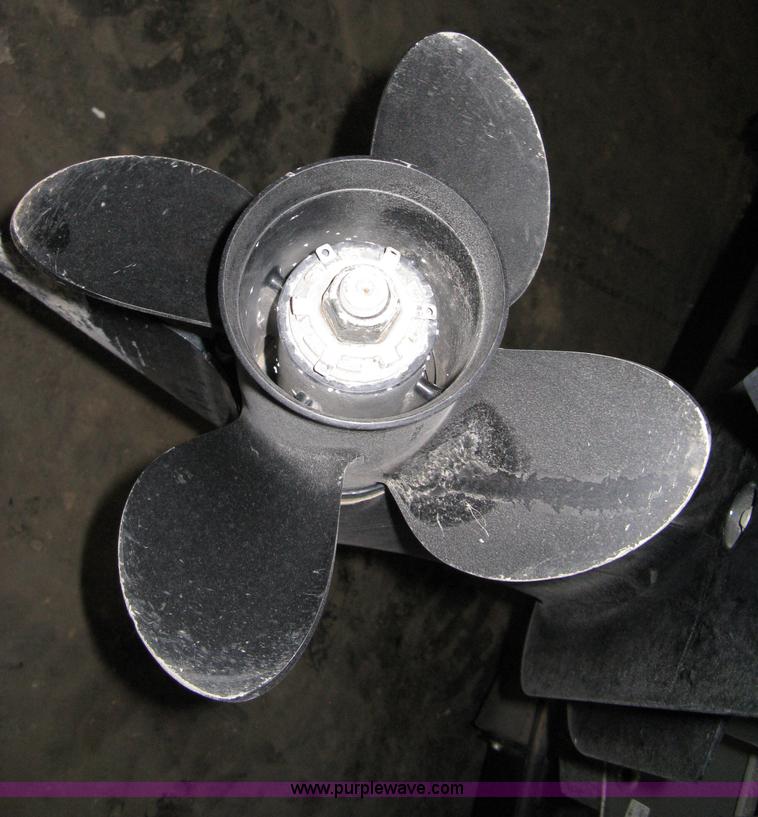 image for item 8208 2006 Alumacraft Dominator Sport 175 utility/fishing boat