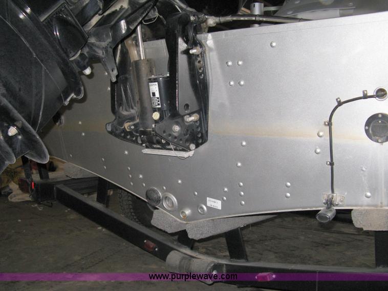 image for item 8208 2006 Alumacraft Dominator Sport 175 utility/fishing boat