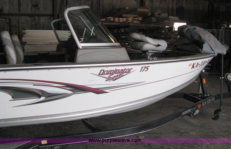image for item 8208 2006 Alumacraft Dominator Sport 175 utility/fishing boat