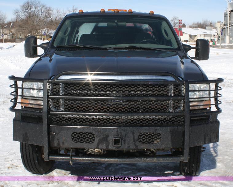 image for item 4828 2004 Ford F450 XLT Super Duty crew cab pickup truck