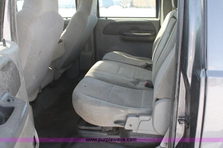 image for item 4828 2004 Ford F450 XLT Super Duty crew cab pickup truck