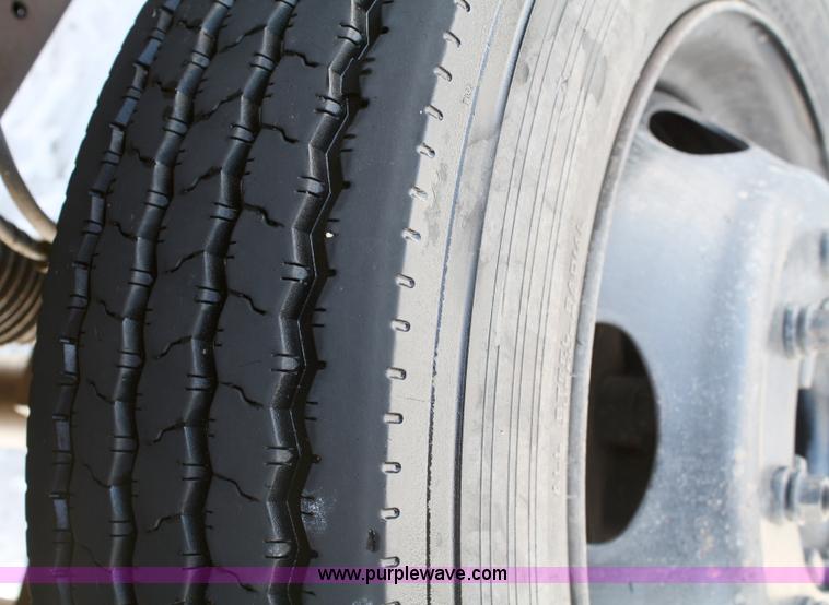 image for item 4828 2004 Ford F450 XLT Super Duty crew cab pickup truck