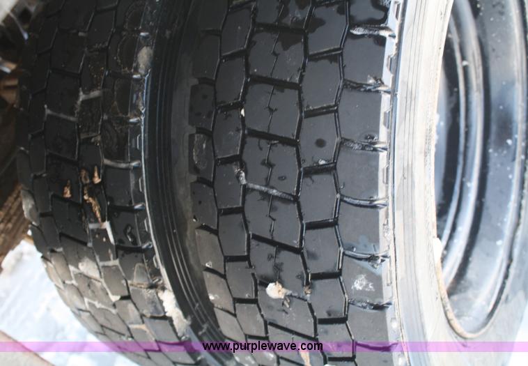 image for item 4828 2004 Ford F450 XLT Super Duty crew cab pickup truck