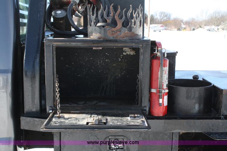 image for item 4828 2004 Ford F450 XLT Super Duty crew cab pickup truck