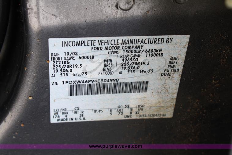 image for item 4828 2004 Ford F450 XLT Super Duty crew cab pickup truck