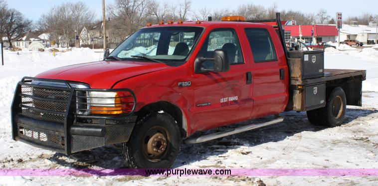 image for item 4830 2000 Ford F350 XLT Super Duty crew cab pickup truck