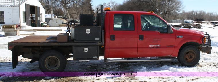 image for item 4830 2000 Ford F350 XLT Super Duty crew cab pickup truck