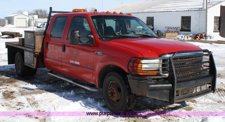 image for item 4830 2000 Ford F350 XLT Super Duty crew cab pickup truck