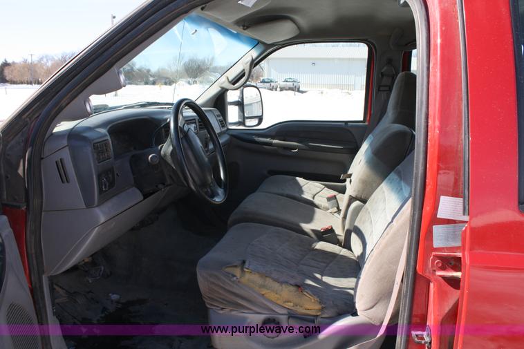 image for item 4830 2000 Ford F350 XLT Super Duty crew cab pickup truck