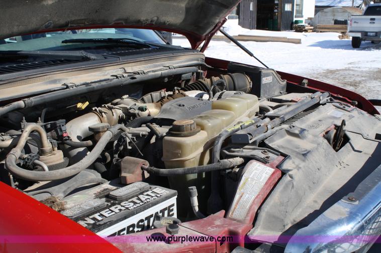 image for item 4830 2000 Ford F350 XLT Super Duty crew cab pickup truck