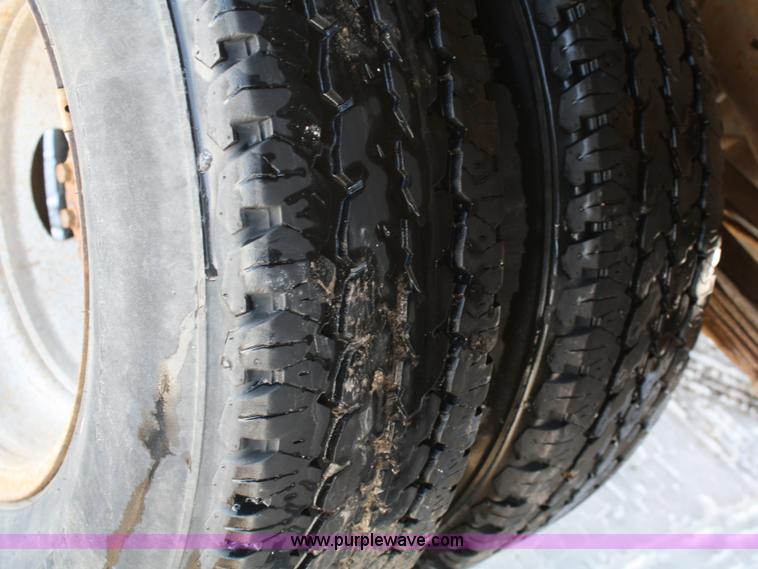 image for item 4830 2000 Ford F350 XLT Super Duty crew cab pickup truck