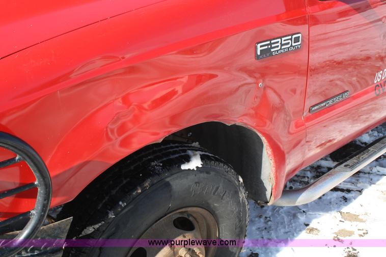 image for item 4830 2000 Ford F350 XLT Super Duty crew cab pickup truck