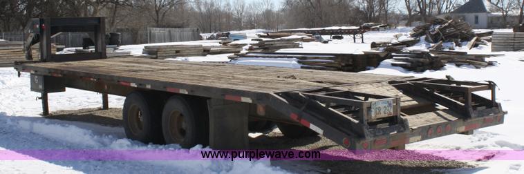 image for item 4834 1997 Maverick goose neck trailer