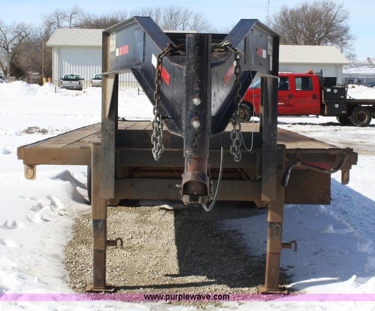 image for item 4834 1997 Maverick goose neck trailer