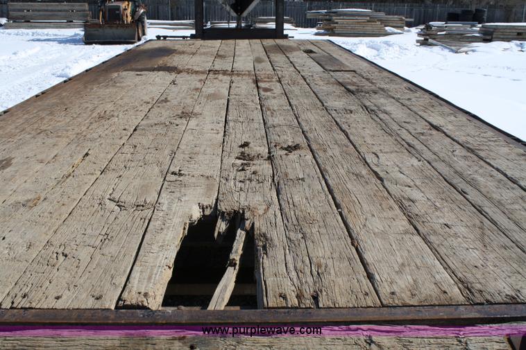 image for item 4834 1997 Maverick goose neck trailer