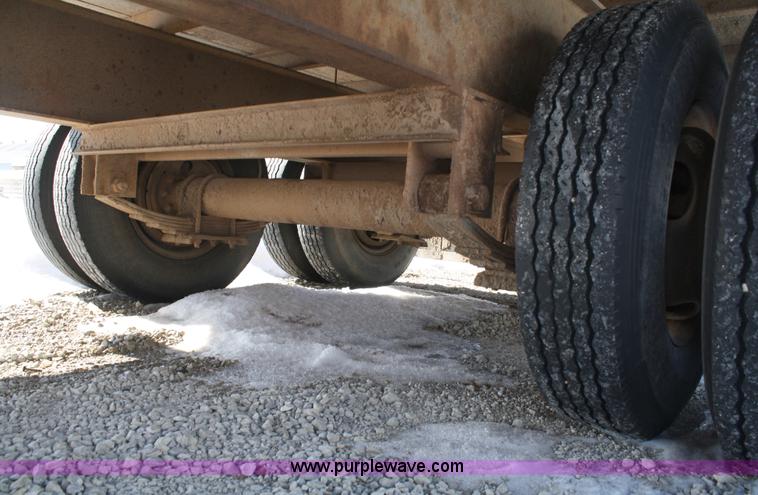 image for item 4834 1997 Maverick goose neck trailer