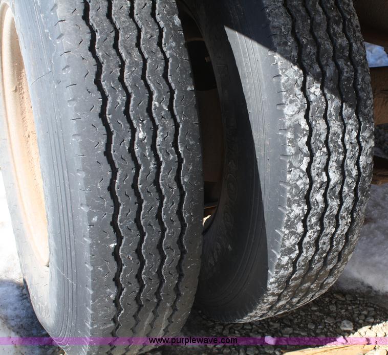 image for item 4834 1997 Maverick goose neck trailer