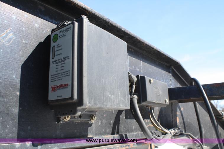 image for item 4834 1997 Maverick goose neck trailer