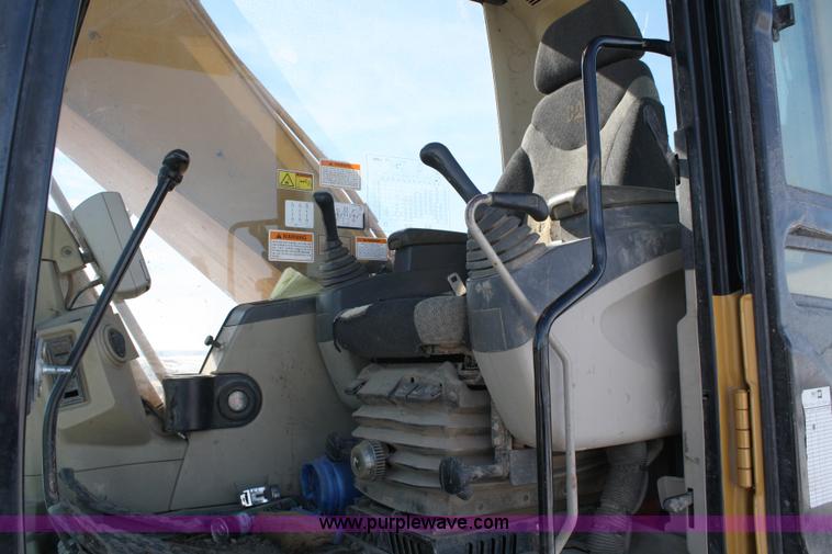 image for item 4836 2004 Caterpillar 320CL hydraulic excavator