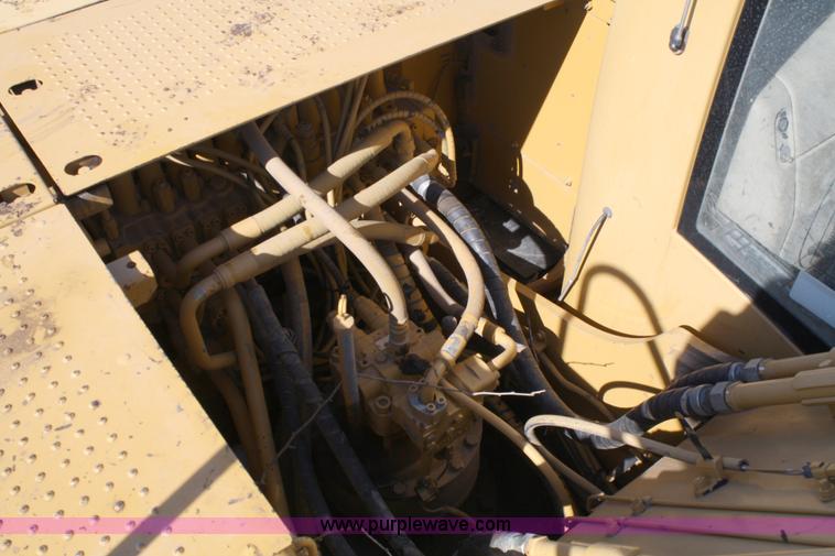 image for item 4836 2004 Caterpillar 320CL hydraulic excavator