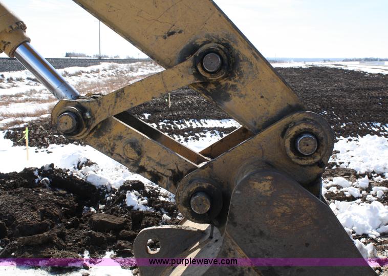 image for item 4836 2004 Caterpillar 320CL hydraulic excavator