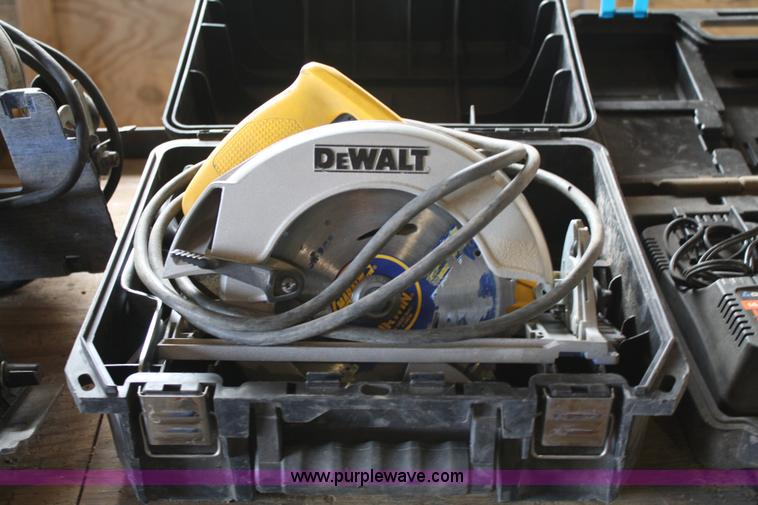 image for item 4845 Assorted tools